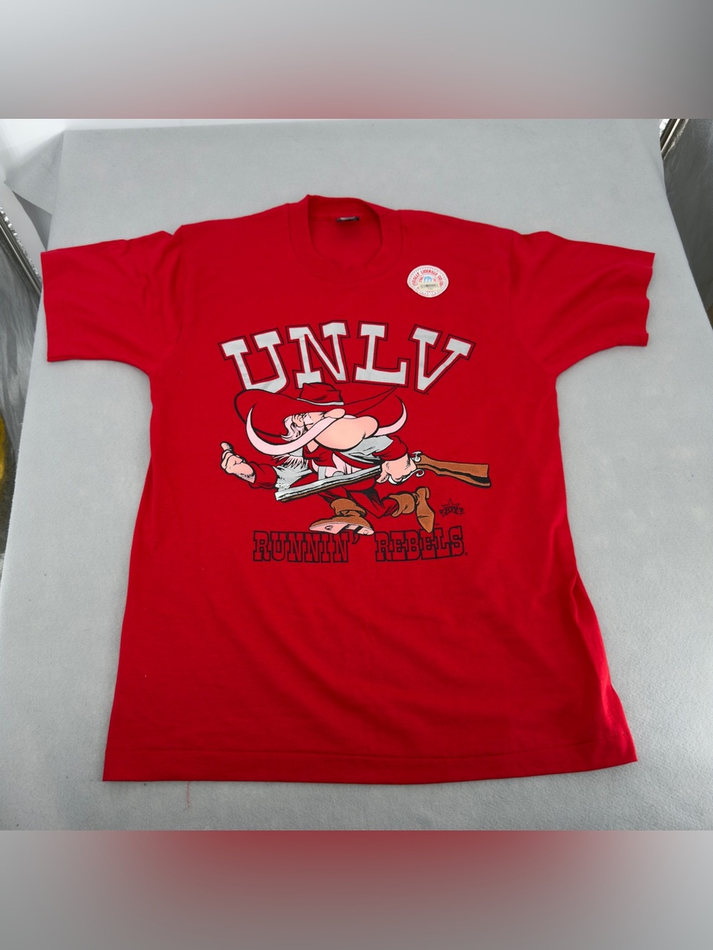 Vintage Fruit of the Loom UNLV Runnin Rebels Red T Shirt Large